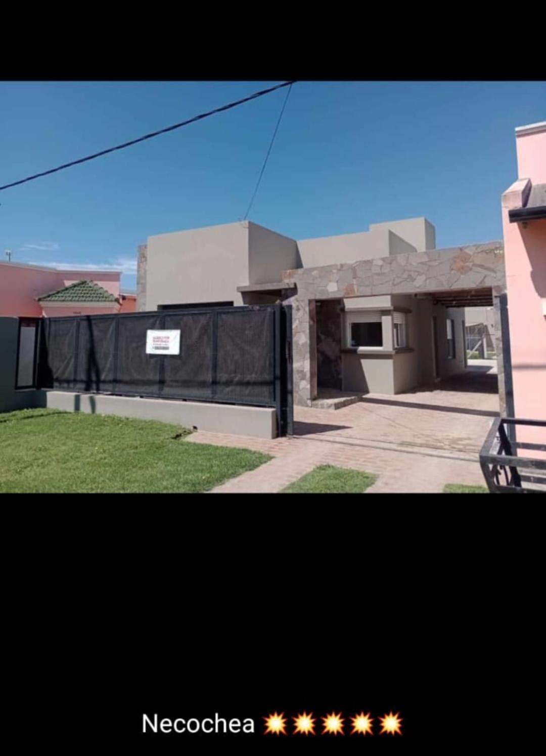 Alquilo Casa En *